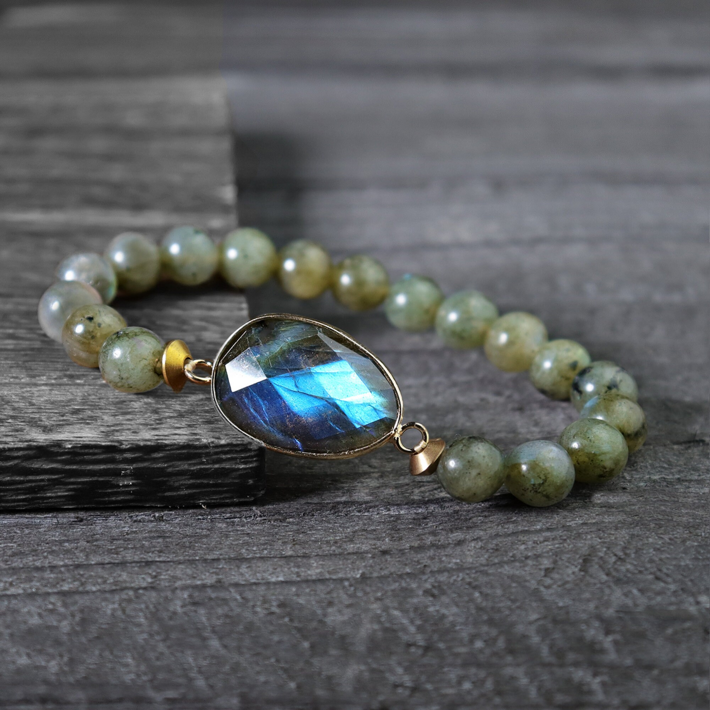 Labradorite Bracelet, Natural Labradorite Gemstone Bracelet- Helaing Crystal Stretch Bracelet Gift