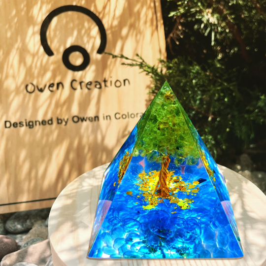 Peridot Tree of Life Orgone Pyramid-Blue Crystal Orgonite Pyramid