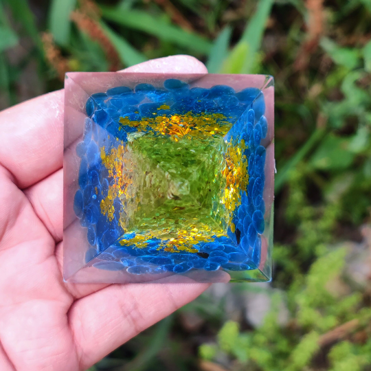 Peridot Tree of Life Orgone Pyramid-Blue Crystal Orgonite Pyramid